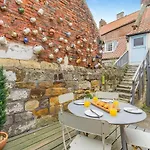 2 Bed In Oc-w472 Holiday home Whitby