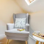 2 Bed In Oc-w472 Whitby