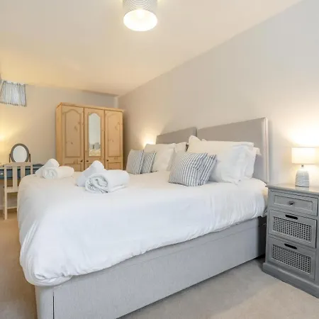 2 Bed In Oc-w472 Whitby
