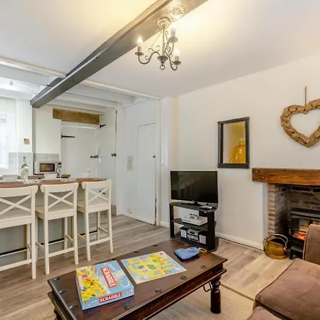 2 Bed In Oc-w472 * Whitby